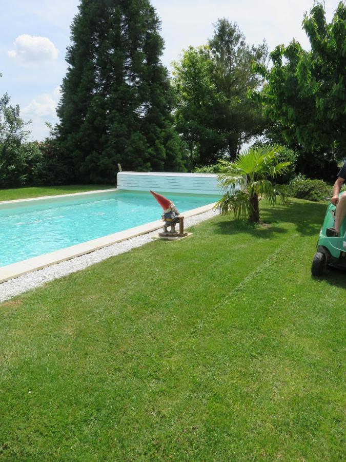 Chez Pierre Et Caroline Bed & Breakfast เลแซร์บิเย ภายนอก รูปภาพ